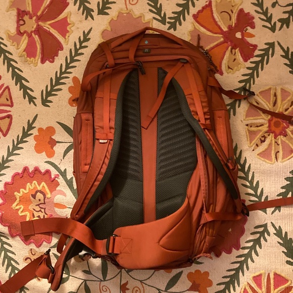REI 40L Ruckpack - Picture 6 of 6